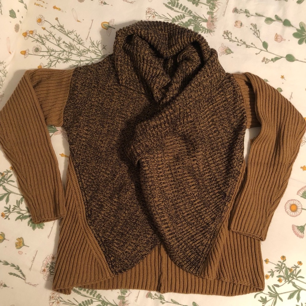 Lisa Rinna cardigan